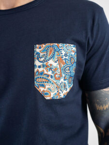 V2 T-shirt in cotone con taschino stampa floreale Blu Navy1