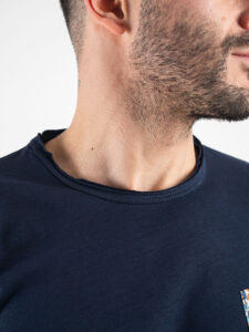 V2 T-shirt in cotone con taschino stampa floreale Blu Navy3