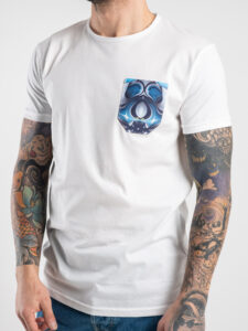 V2 T-shirt in cotone con taschino stampa fluid Bianca1
