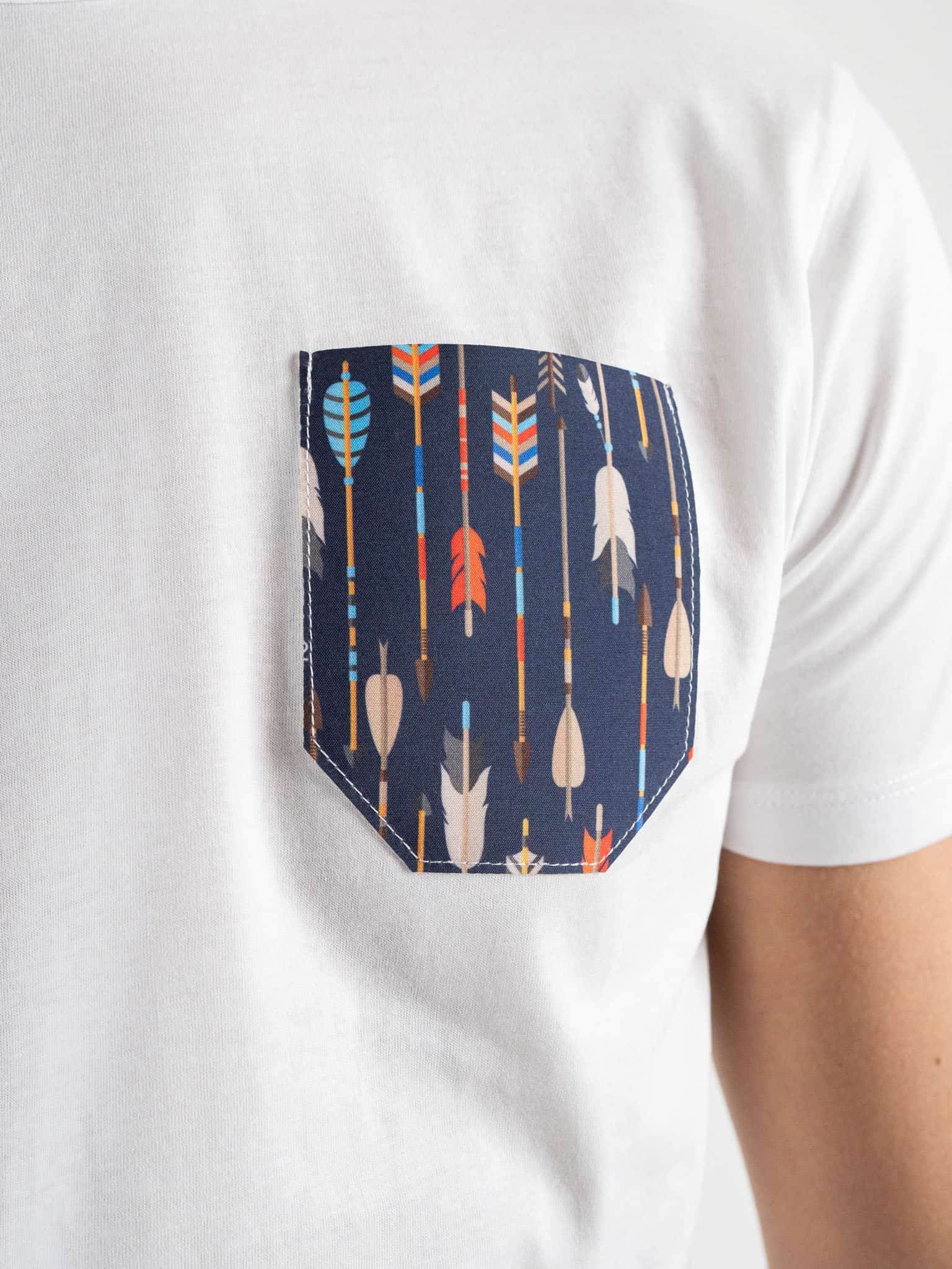 T shirt online bianca con taschino