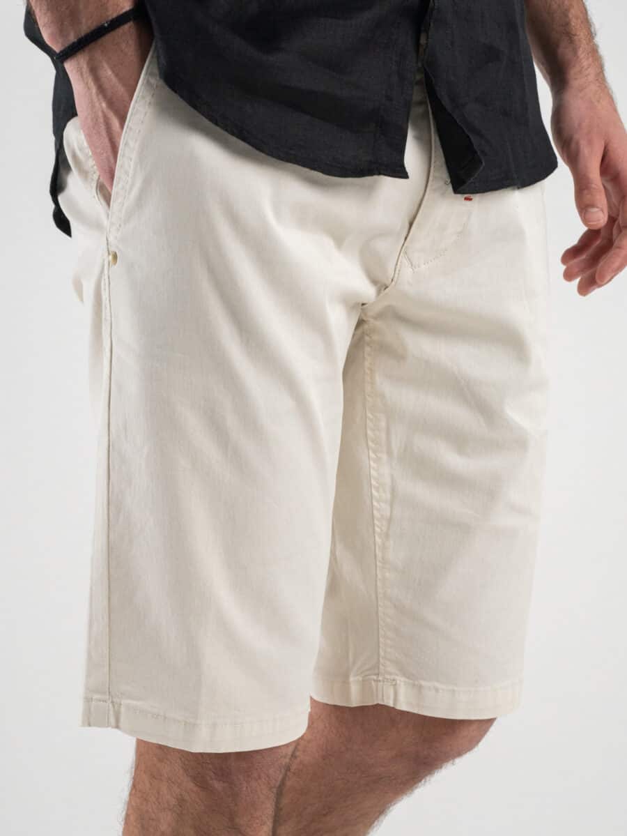 BERNA Bermuda basico slim fit in cotone 230115 Latte