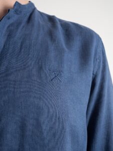 BERNA Camicia in lino con collo coreana e bottoni a scomparsa 230113 Ultramarine4