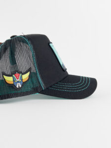 CAPSLAB Cappellino nero Goldrake con cuciture e patch verde acqua stampa ACTARUS3