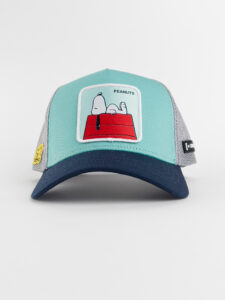 CAPSLAB Cappellino verde acqua Snoopy con visiera blu, retina grigia e patch stampa PEANUTS2