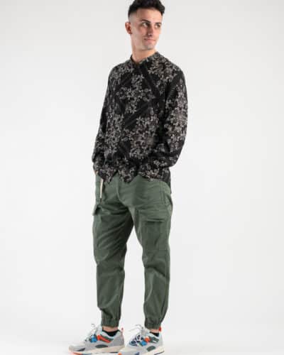 ESTASI Camicia in viscosa con collo coreana fantasia floreale PEYOTE Nera1 ESTASI ESTASI Camicia in viscosa con collo coreana fantasia floreale PEYOTE Nera