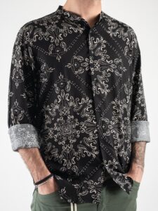 ESTASI Camicia in viscosa con collo coreana fantasia floreale PEYOTE Nera5