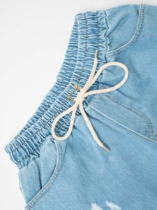 ESTASI Jeans cropped con coulisse e rotture MESSI Azzurro2