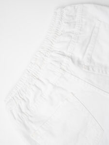 ESTASI Jeans leggero cropped con coulisse e rotture MESSI Bianco7