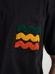 ESTASI T-shirt 100% cotone con taschino onde colorate FB1001 Nera3
