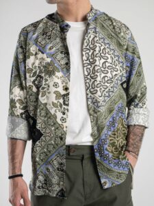 ESTASI Camicia in viscosa con collo coreana fantasia bandana BLANCO nera2