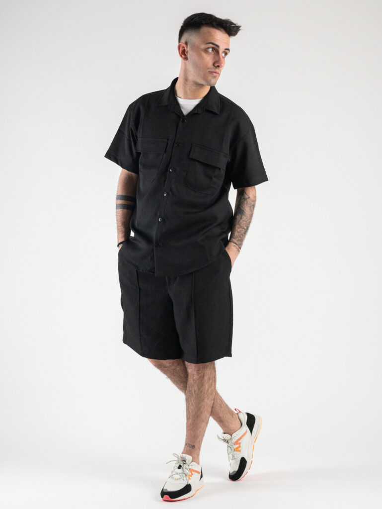 ESTASI Coordinato giacchetta sportiva a mezze maniche Bermuda morbido coulisse UNITED Nero3 Outfit