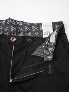 BERNA Pantalone over rigato con pinces 223220 Nero4