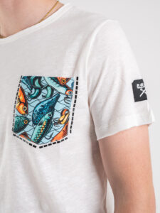 BERNA T-shirt basica con taschino fantasia pesci 230082 Bianca2