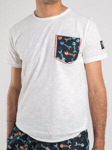 BERNA T-shirt basica con taschino fantasia pesci teschi 230089 Bianca1