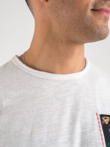 BERNA T-shirt basica con taschino fantasia pesci teschi 230089 Bianca2