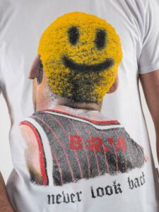 BERNA T-shirt con stampa frontale e spacchi laterali 230441 Bianca3