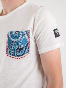 BERNA T-shirt in cotone con taschino in fantasia azzurro 230084 Bianca3