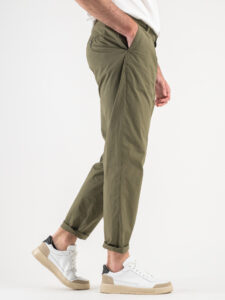 BL11 Pantalone cropped in cotone leggero con laccio in vita e pinces PIPPO Militare1