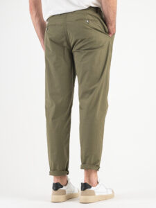 BL11 Pantalone cropped in cotone leggero con laccio in vita e pinces PIPPO Militare2
