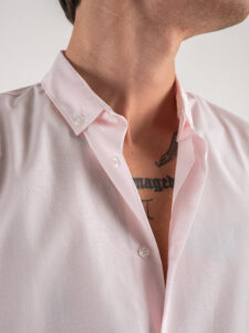 ESTASI Camicia basica in cotone con colletto e botton down SENNA Rosa Chiaro3