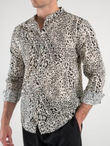 ESTASI Camicia in cotone fantasia animalier con collo coreana 4001 Bianca:Nera1