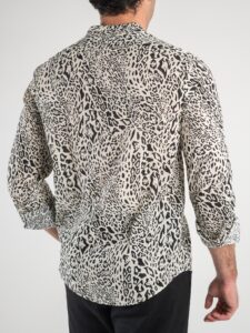 ESTASI Camicia in cotone fantasia animalier con collo coreana 4001 Bianca:Nera2