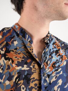 ESTASI Camicia in viscosa con collo coreana fantasia camouflage 50 CENT Blu3