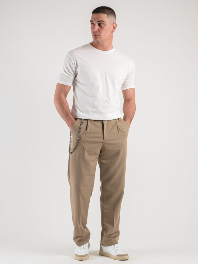 ESTASI Pantalone gamba morbida con coulisse in vita e catenella rimovibile SANE Beige1 Outfit