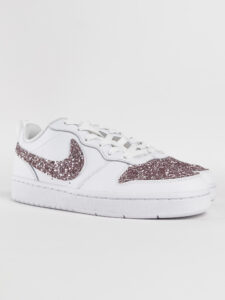 NIKE Court customizzata a mano con Glitter davanti e sul baffo5