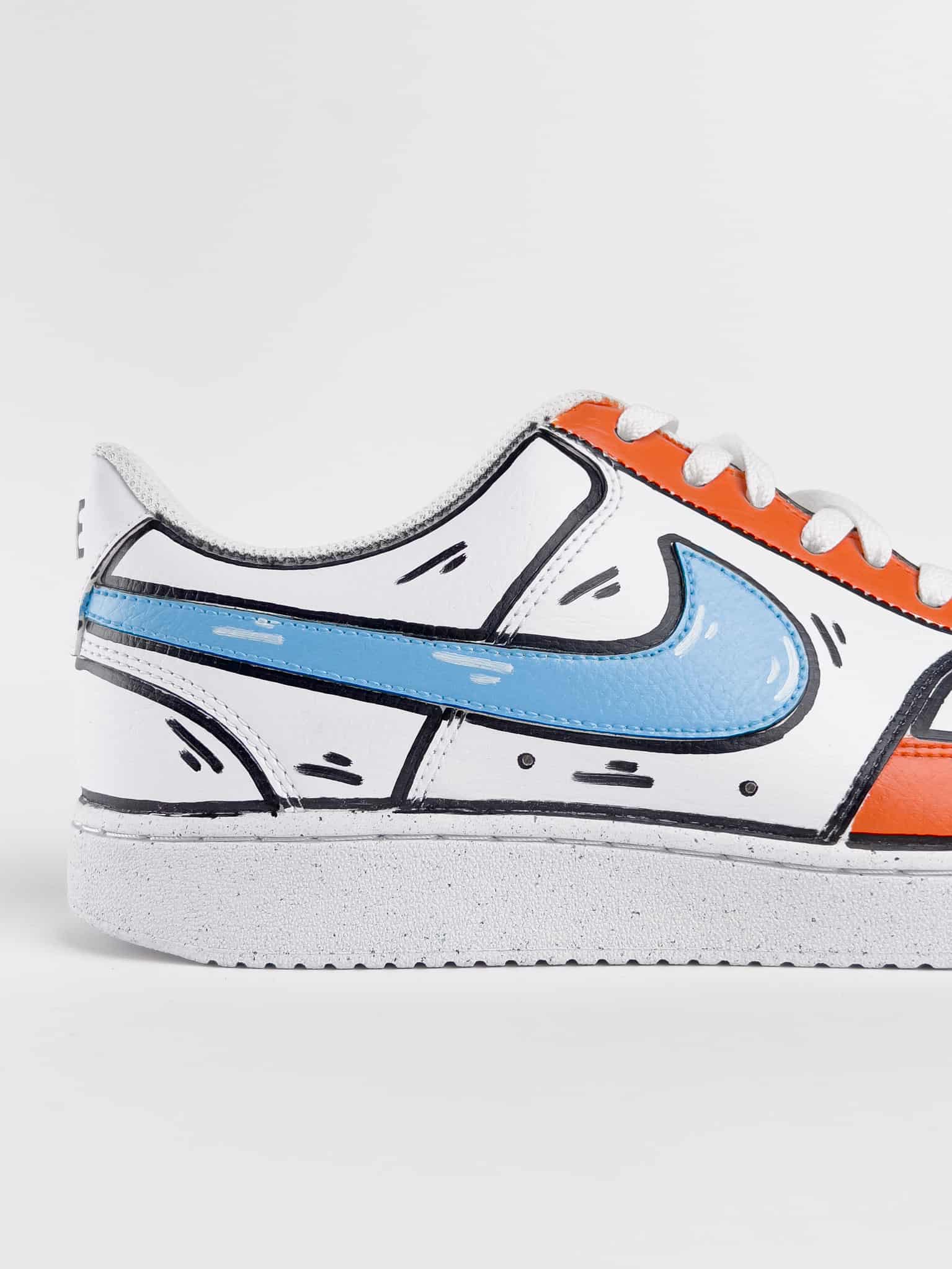 NIKE Court customizzata a mano con dettagli Cartoon arancio e