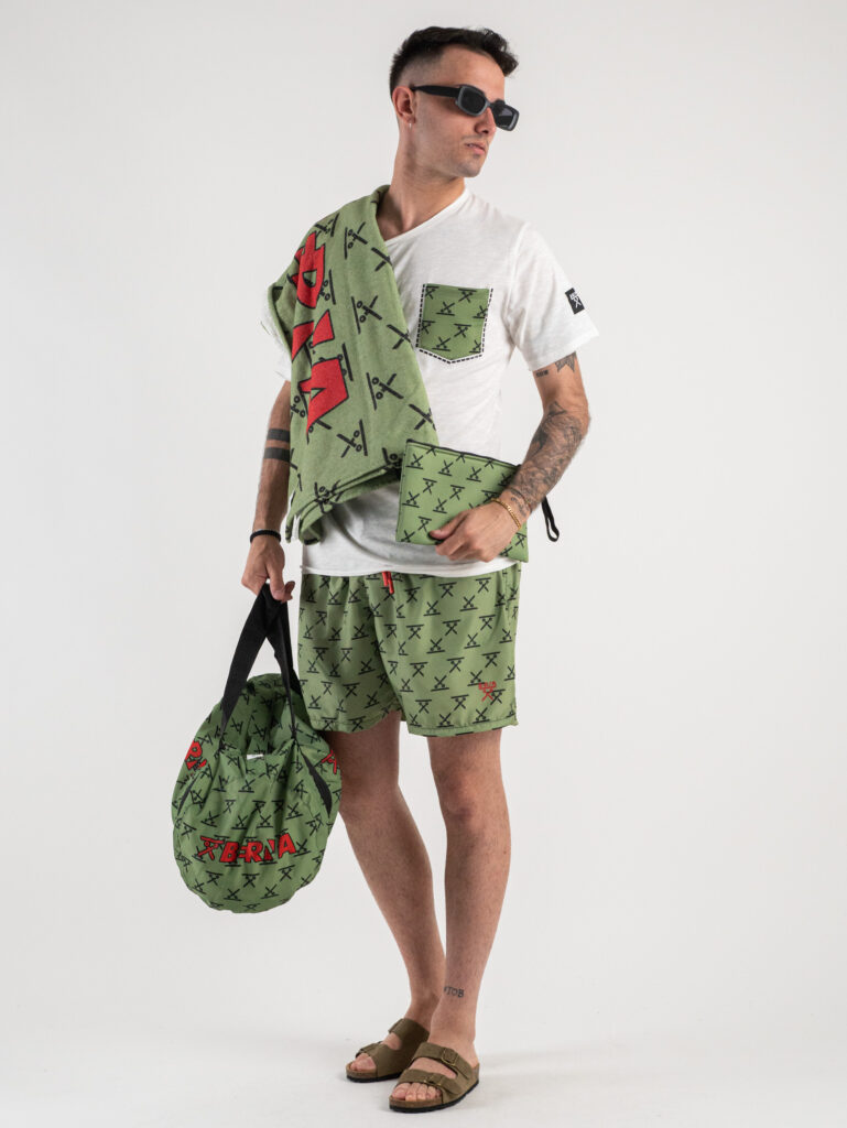 BERNA Costume corto con loghi pattern e tasche laterali 220250 Verde3 Mare