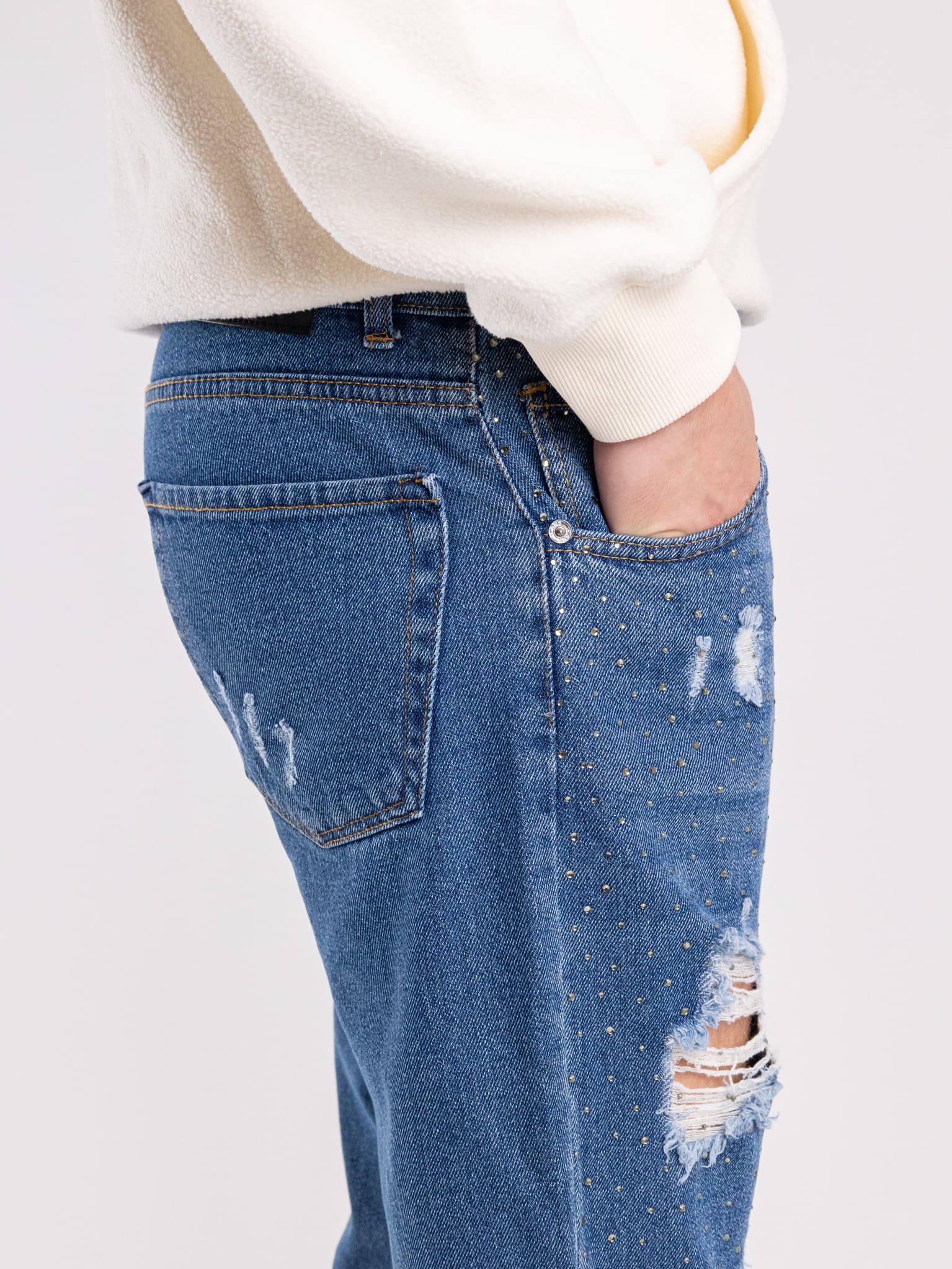 Jeans con applicazioni strass on sale