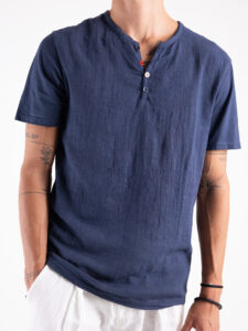 T-shirt serafino in cotone leggermente lavorato con bottoni colorati 16003 Blu1