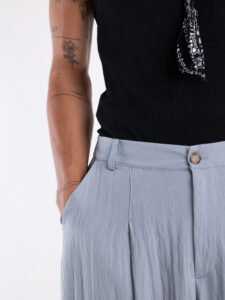 TOKYO coordinato misto lino con pantalone baggy con pinces e camicia mezze maniche KOBE Polvere7