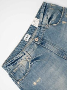 BERNA Jeans carrot slavato con rotture 233105 Azzurro (5)