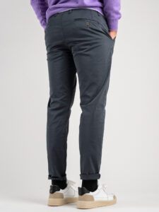 BERNA Pantalone chinos slim AI 233151 Antracite (4)