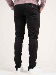 BERNA Pantalone chinos slim AI 233151 Nero (4)
