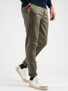 BERNA Pantalone chinos slim AI 233151 Verde Militare (7)