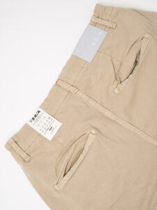 BERNA Pantalone slim con tasconi laterali 233099 Coloniale (4)