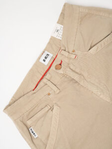 BERNA Pantalone slim con tasconi laterali 233099 Coloniale (5)