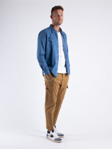 BL11 Camicia di jeans con colletto e bottoni a pressione Azzurra1