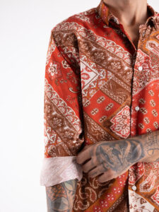 BL11 Camicia in viscosa stampa bandana con colletto 162311730 Mattone3