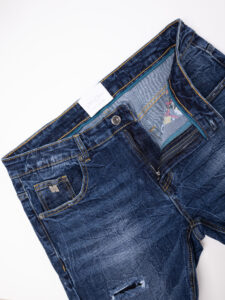 BL11 Jeans regular slavato con rotture BL90530 Azzurro3