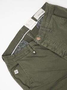 BL11 Pantalone cargo regular con tasconi laterali MERTENS Verde (7)