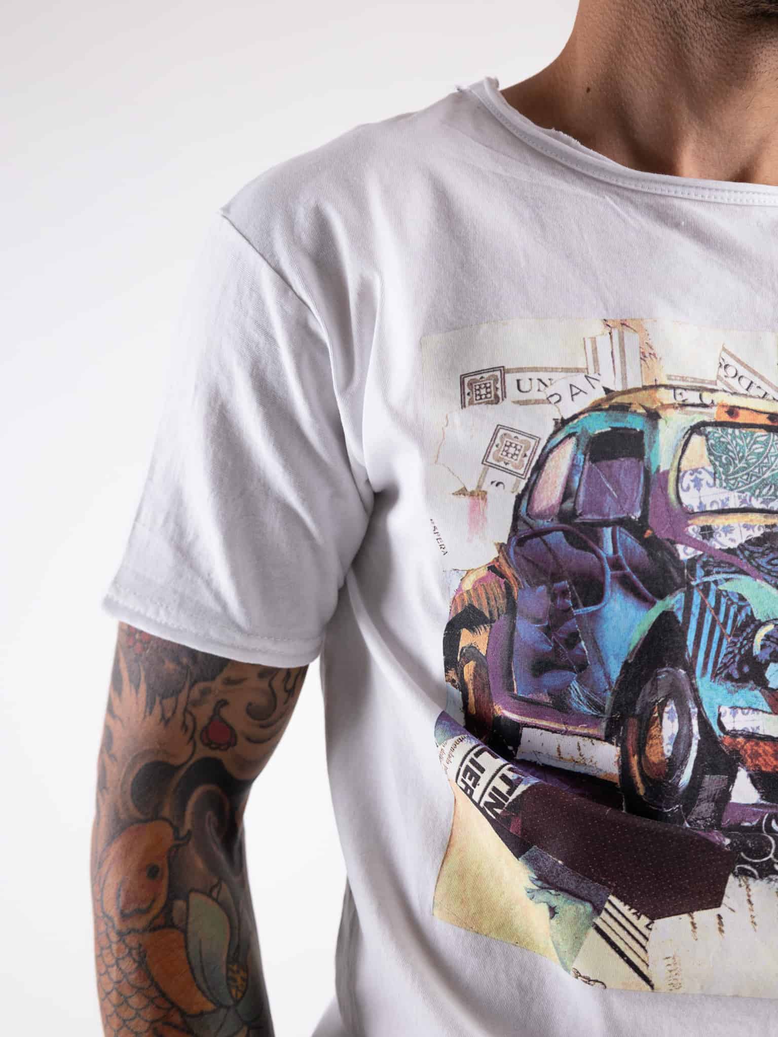 BL11 T-shirt a taglio vivo con stampa maggiolino colorato Bianca1