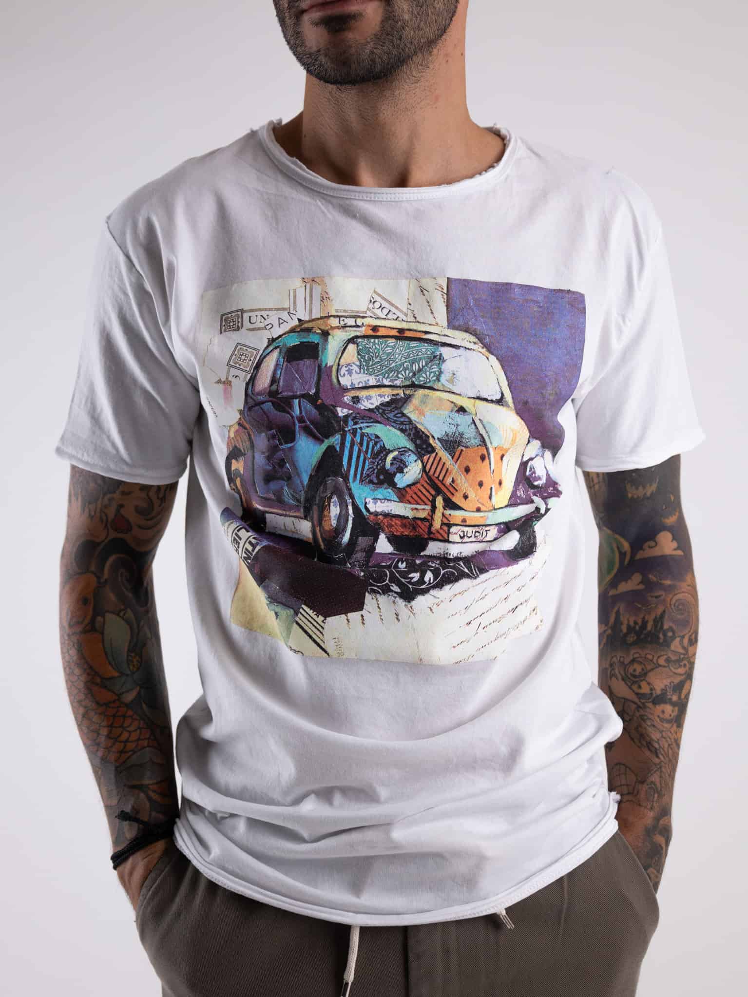 BL11 T-shirt a taglio vivo con stampa maggiolino colorato Bianca2