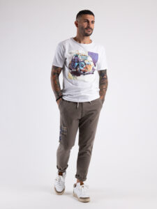 BL11 T-shirt a taglio vivo con stampa maggiolino colorato Bianca4