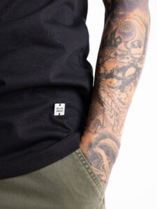 BL11 T-shirt con stampa lampadina fronte:retro Nera2