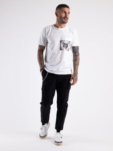 BL11 T-shirt in cotone con taschino stampa CARLINO Panna5
