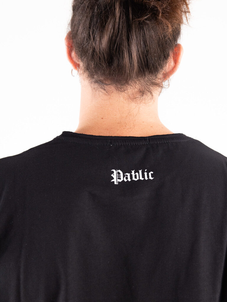 PABLIC T shirt taglio vivo stondata sul fondo con stampa croce 236015 Nera5 BERNA PABLIC T-shirt taglio vivo stondata sul fondo con stampa croce 236015 Nera